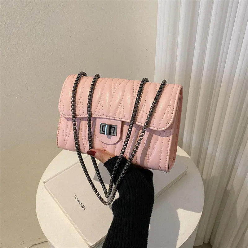 Retro textured diamond small bag in horizontal square shape with eight colour options