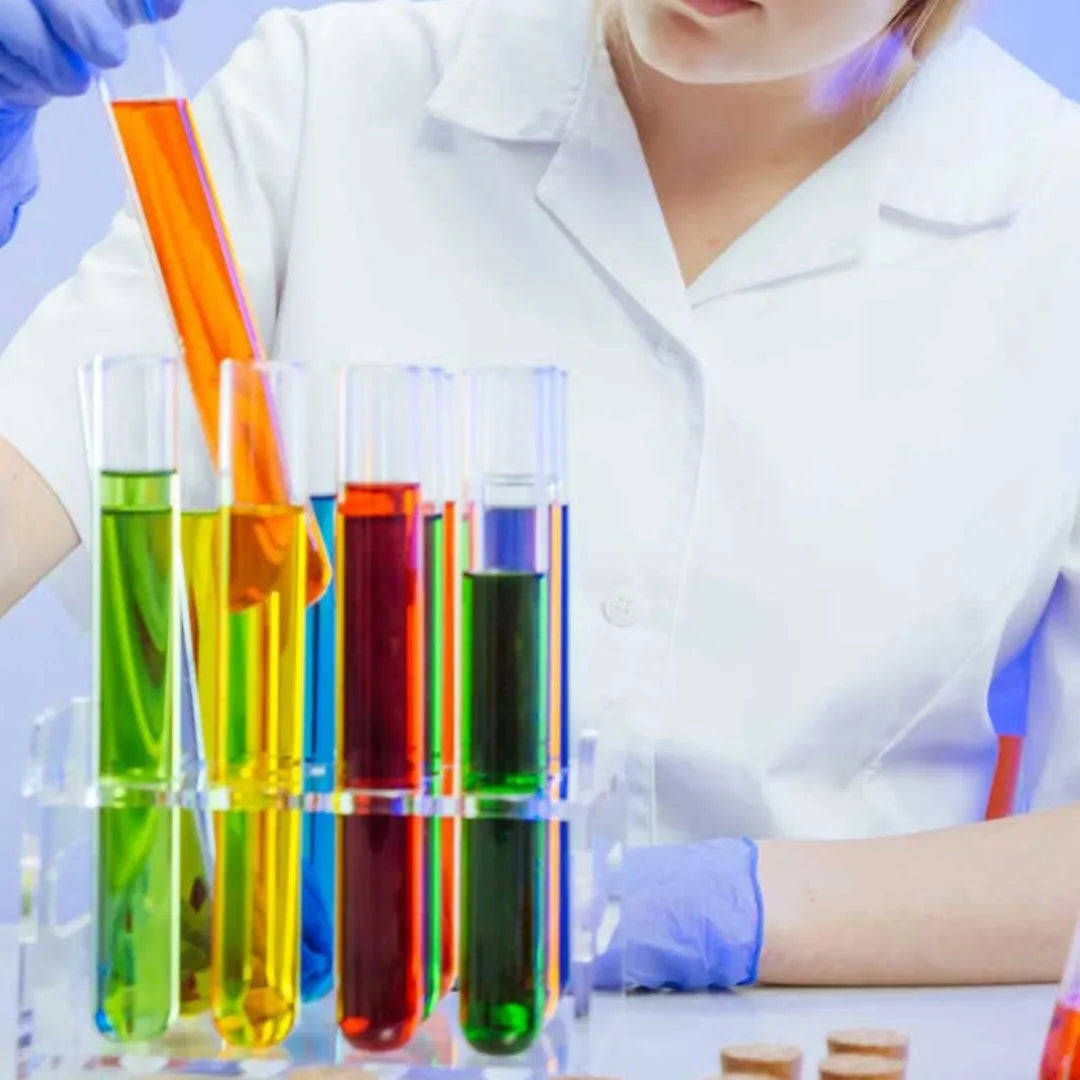 Bottle containing 50 chlorine dioxide test papers for water concentration detection