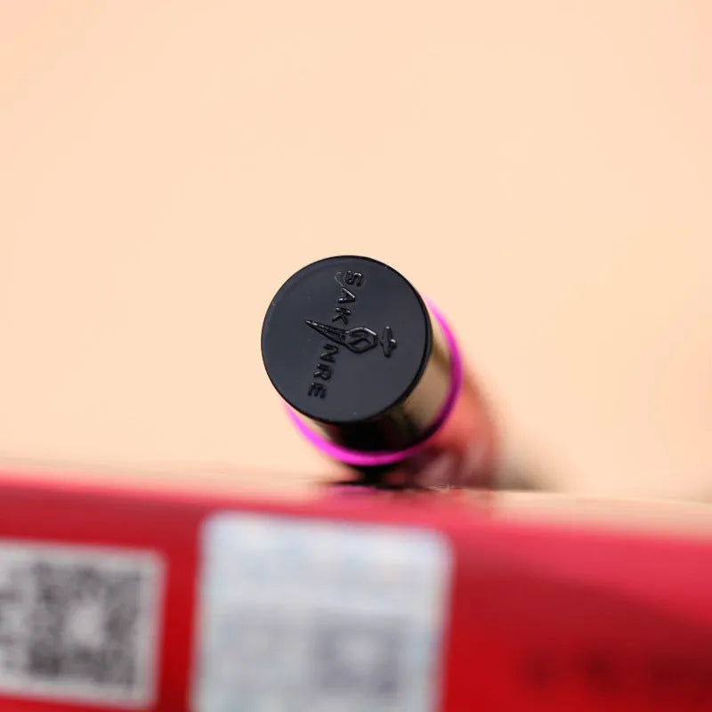 Black silk graft mascara tube with 10ml net content for thick dark lashes