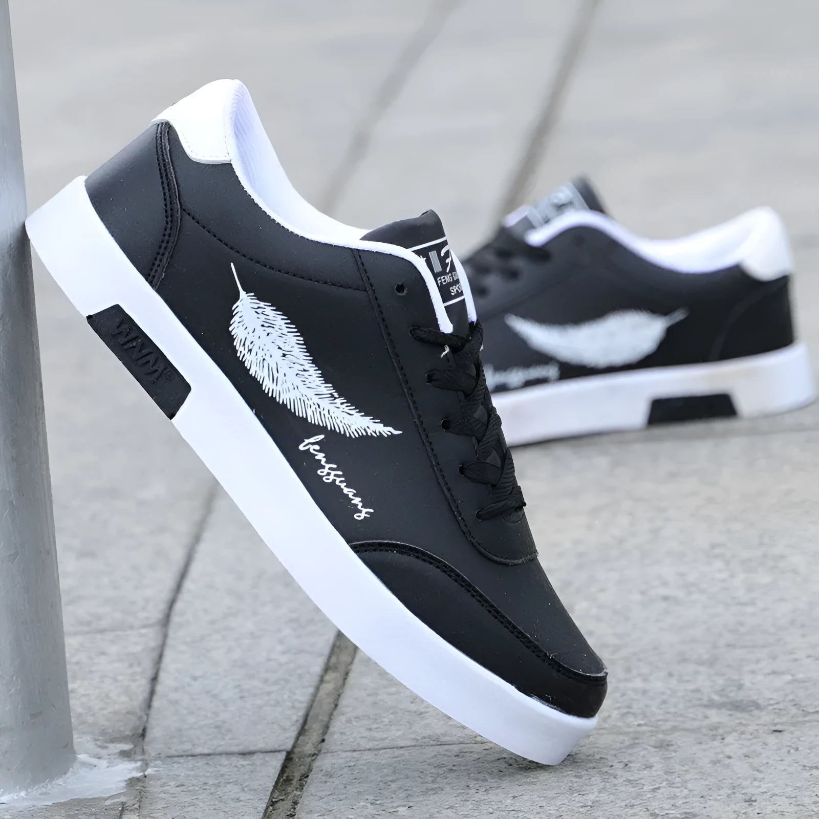 Men's spring casual waterproof lace-up sneakers in black and white