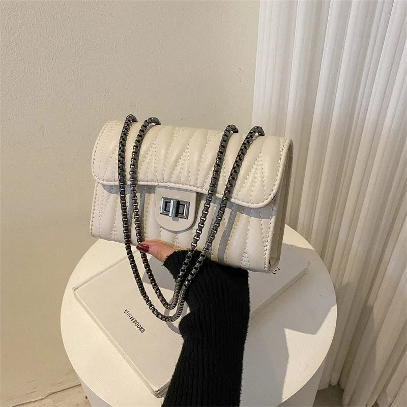 Retro textured diamond small bag in horizontal square shape with eight colour options