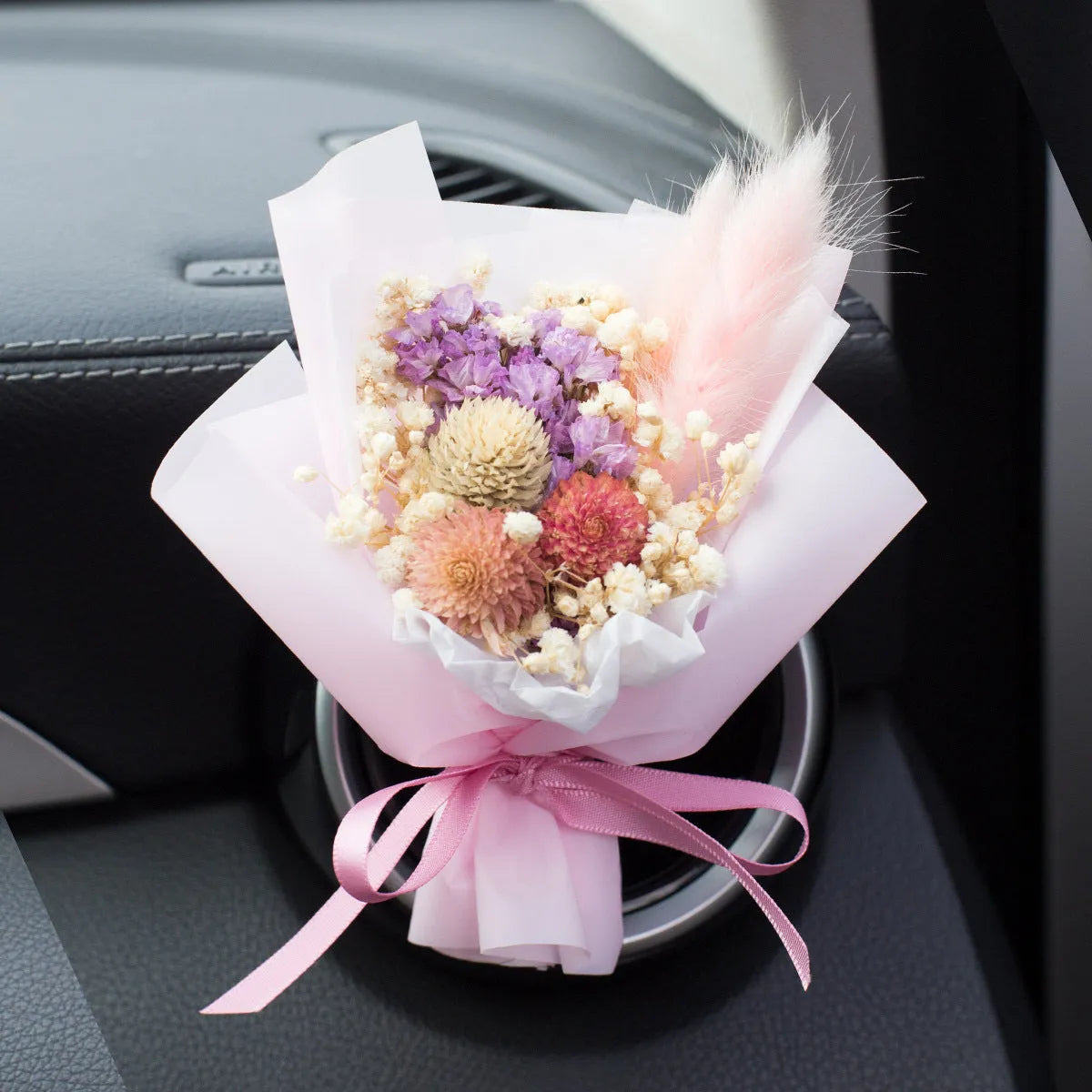 Handmade dried flower car vent aromatherapy ornament with fragrance slice
