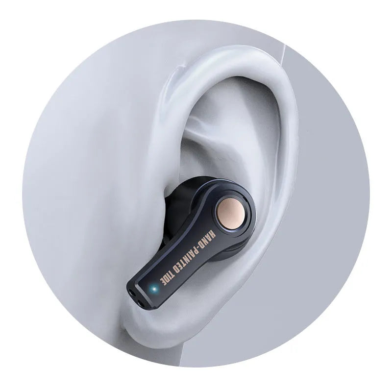 Wireless Bluetooth headset in black or white with over-ear design and Everblue 5.0 logo.