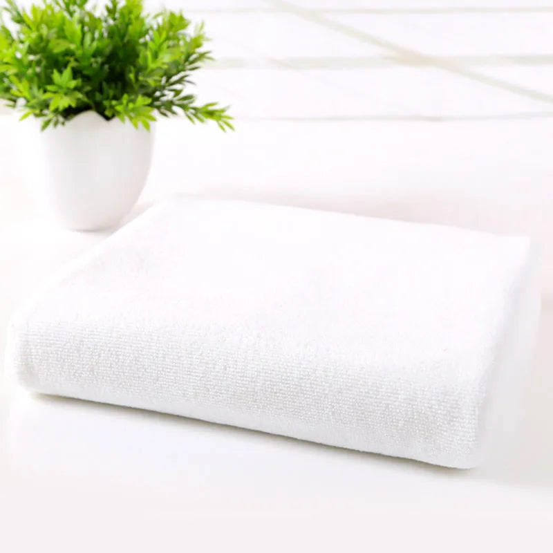 Microfiber bath towel 70x140cm in nine colours for travel gym and beach use
