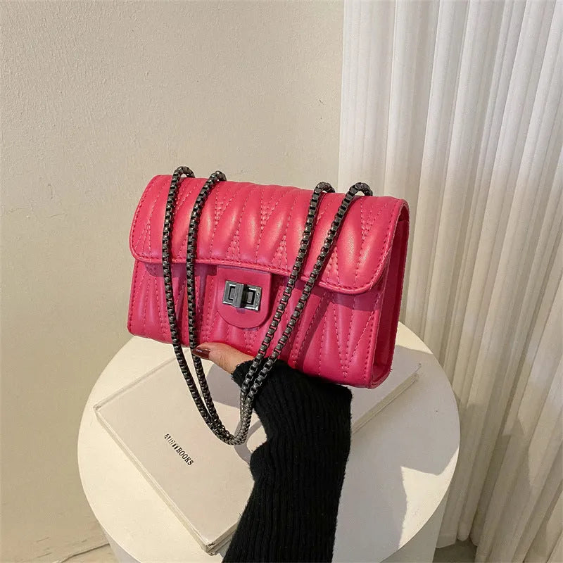 Retro textured diamond small bag in horizontal square shape with eight colour options