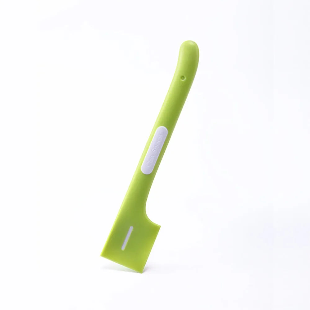 TPR long-handle pet food spoon with right-angle head for scraping canned wet food.