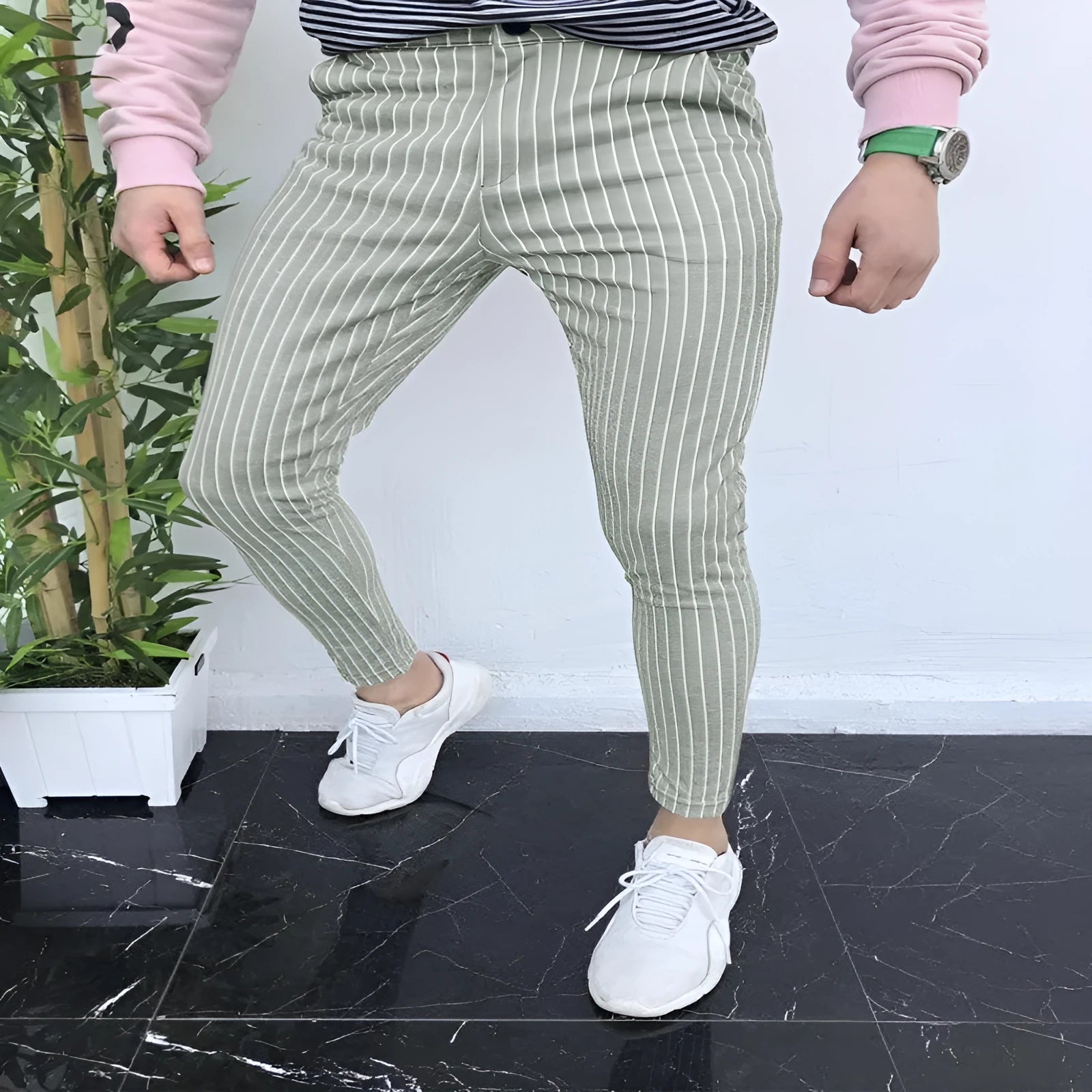 Men's slim-fit casual trousers with 3D printed plaid pattern in straight cut design