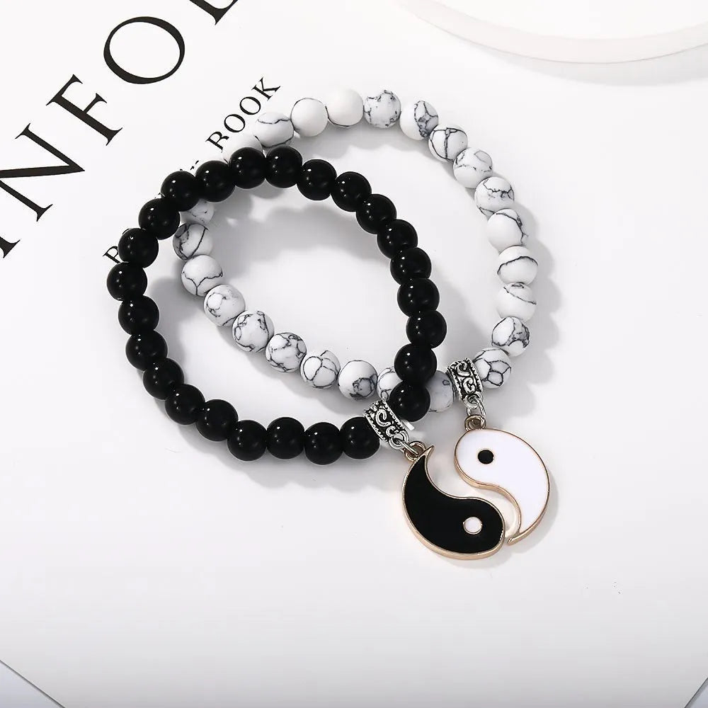 Geometric eight-diagram alloy bracelet with electroplated metallic finish