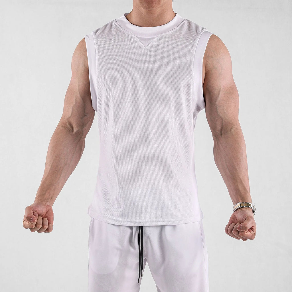 Men's white quick-dry fitness vest in chemical fibre blend fabric with loose fit design