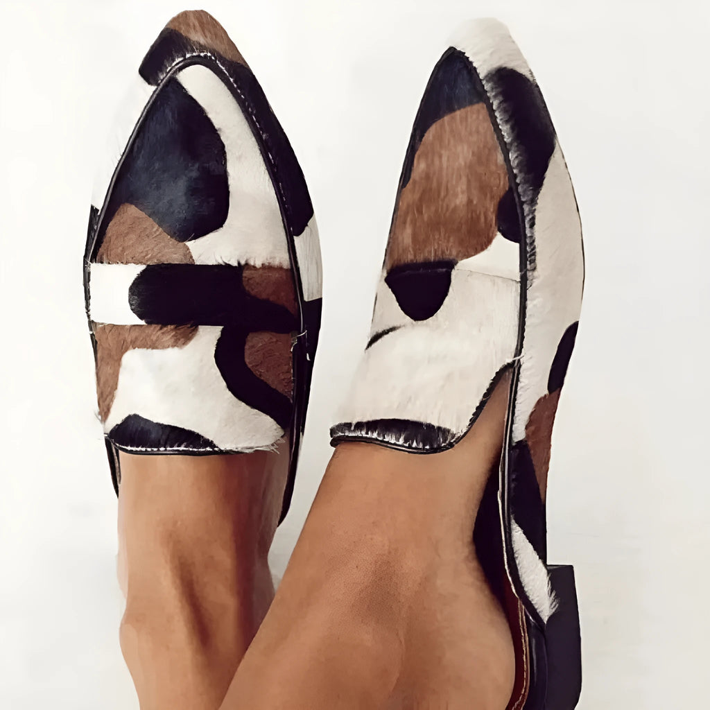 Women's black and white apricot retro pointed-toe shoes with imitation horse hair detailing and suede upper