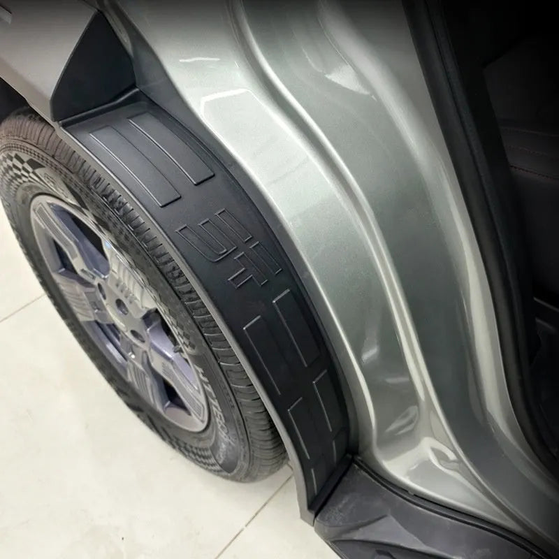 Pair of black plastic mudguards for Jietu Vendors front and rear wheels