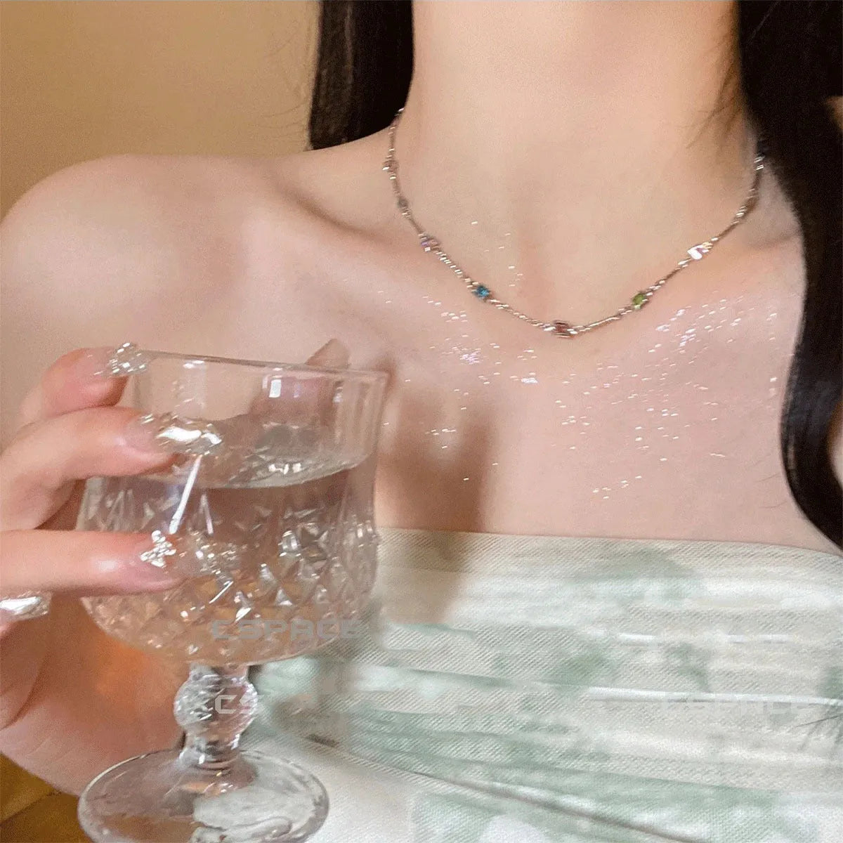 Square geometry clavicle chain necklace with artificial crystal and quadrilateral elements in gold finish