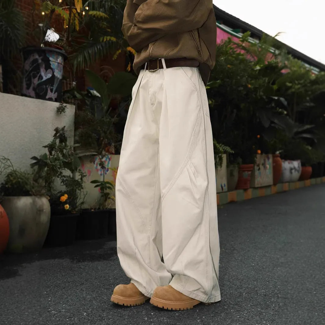 Men's straight-leg trousers with pleated front and striped pattern in cotton-polyester blend