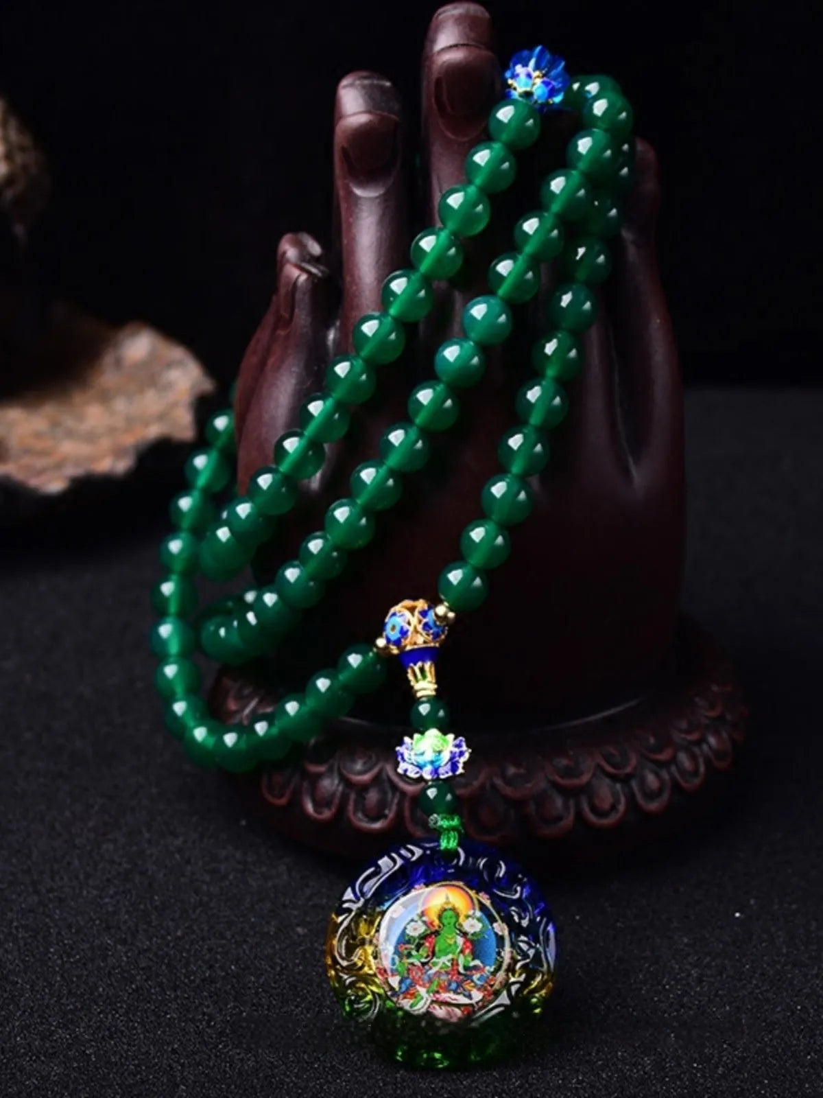 Natural green agate Buddhist bracelet with Thangka pendant and 108 beads for meditation
