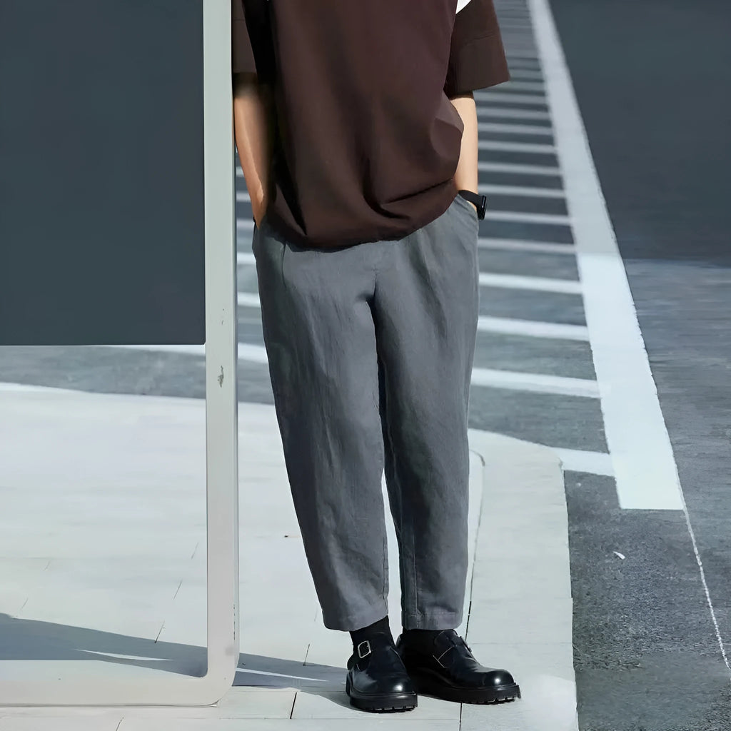 Men's loose straight leg casual pants in thin summer fabric with drawstring waistband