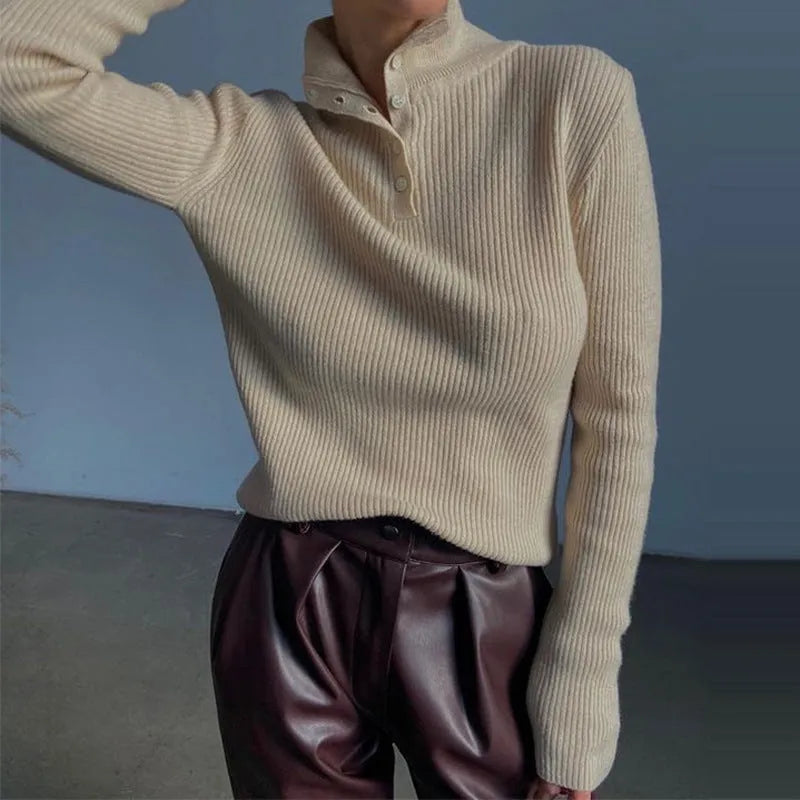 Retro breast half turtleneck pullover sweater in slim fit with single-breasted placket