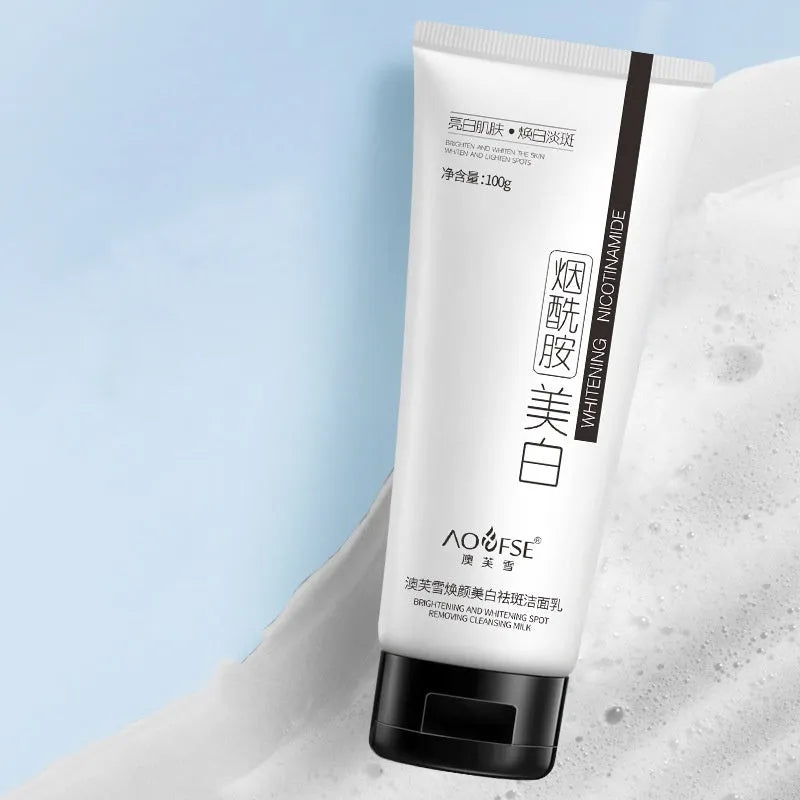 White tube of whitening freckle removing facial cleanser with 100ml net content