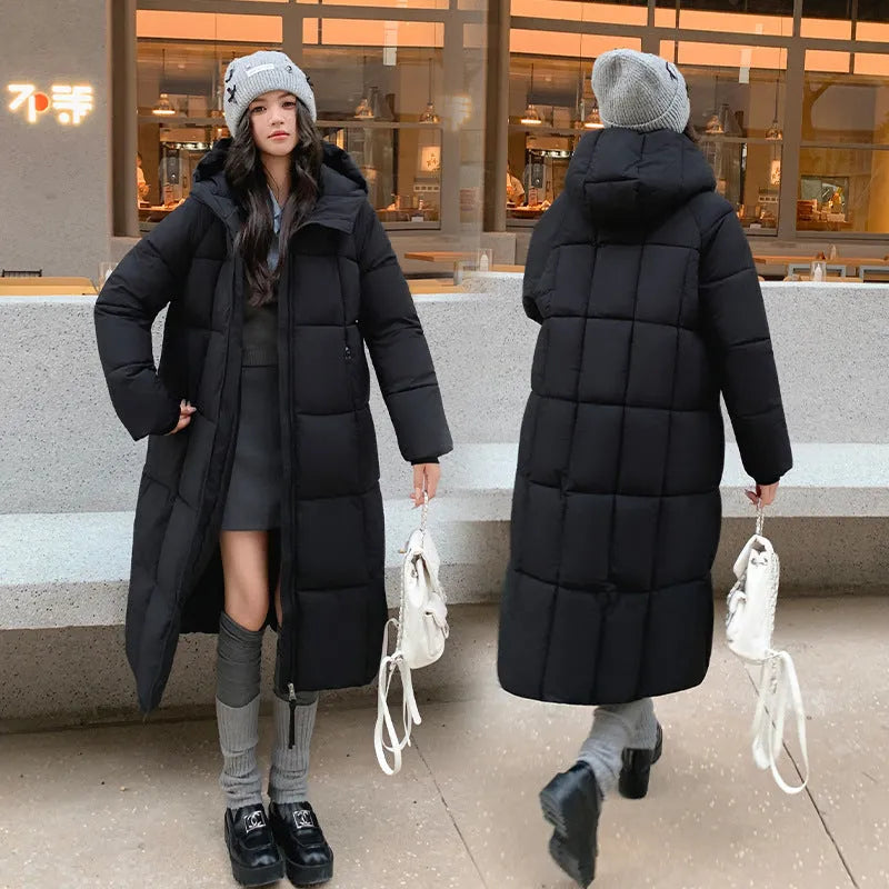 Thickened knee-length black puffer coat with long sleeves and quilted polyester padding