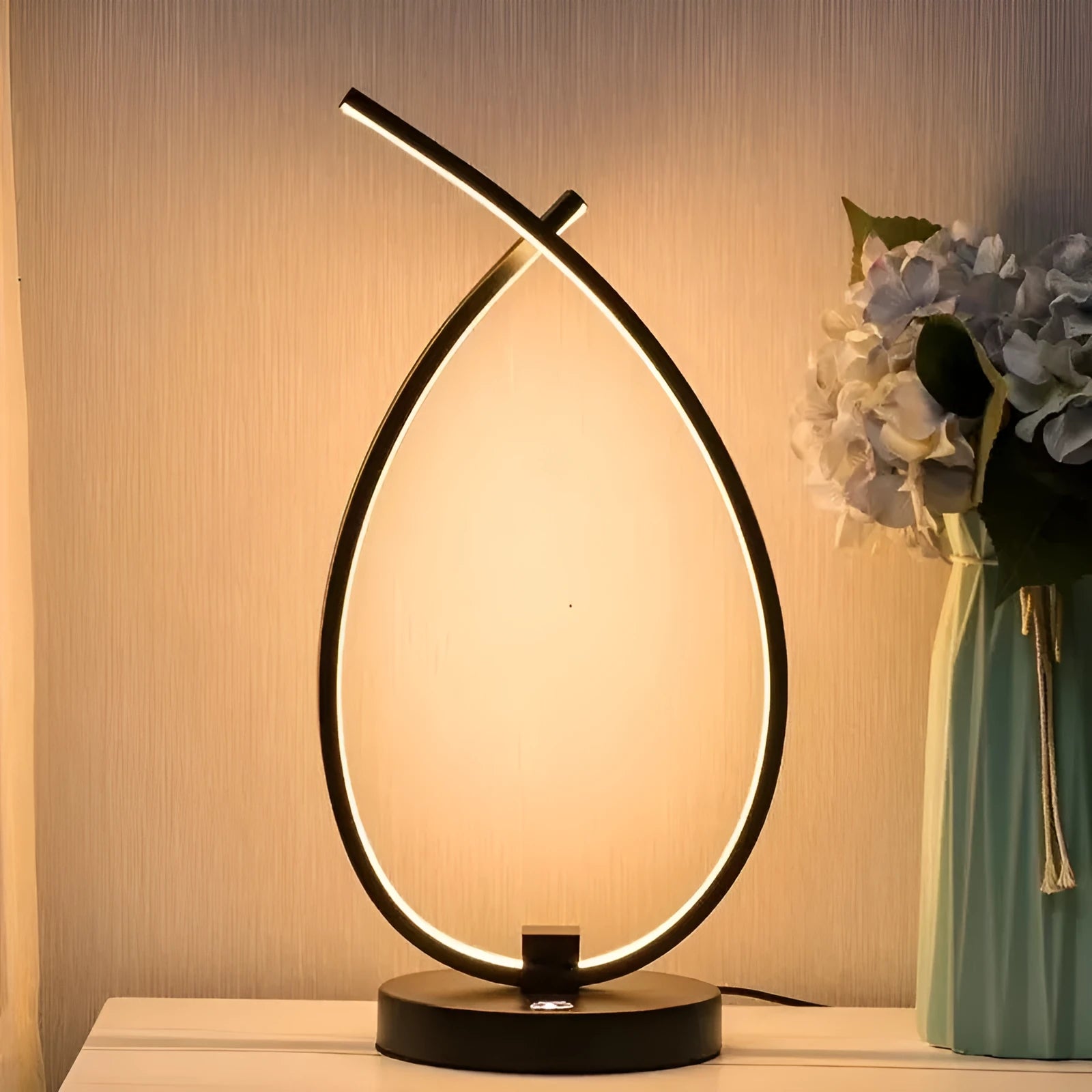 Water drop-shaped desk lamp in black or white with USB touch or mechanical switch measuring 30cm × 14cm
