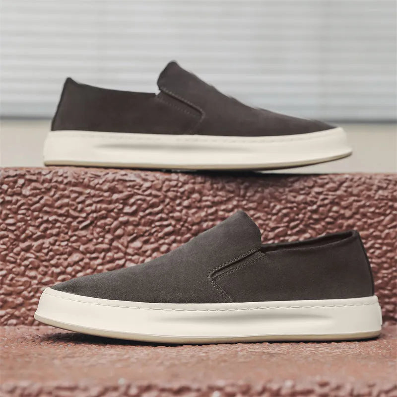 Men's casual PU leather shoes in grey colour with round toe and mid heel