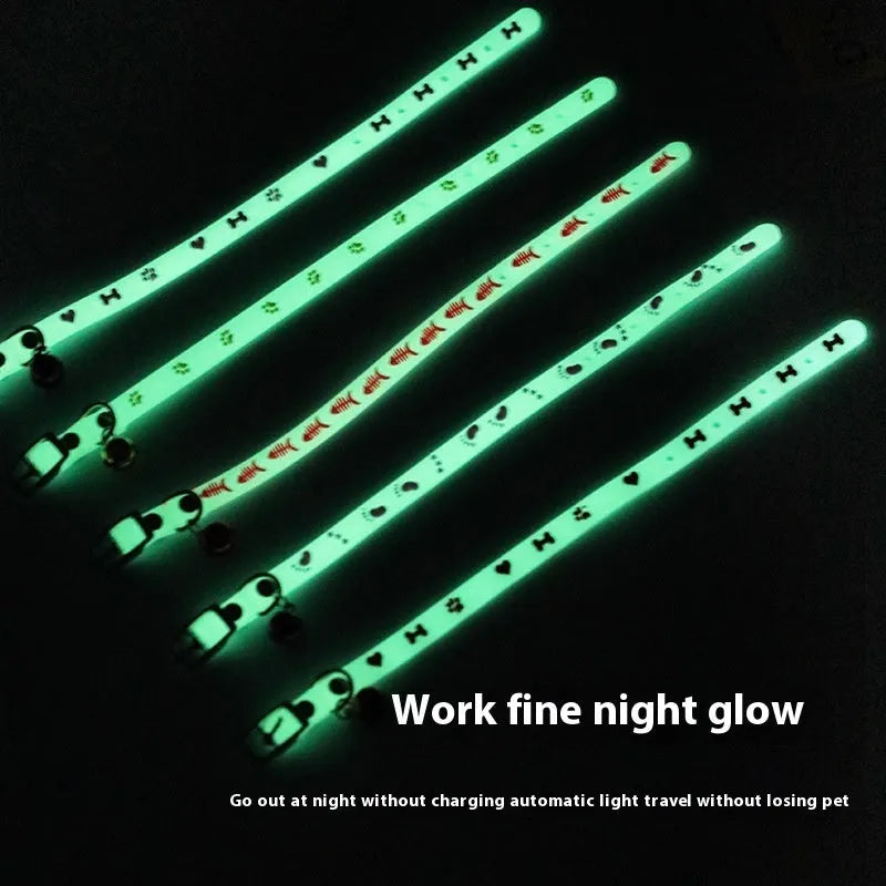 Adjustable luminous cat collar with silicone rope chain and metal bell in one of four pattern styles