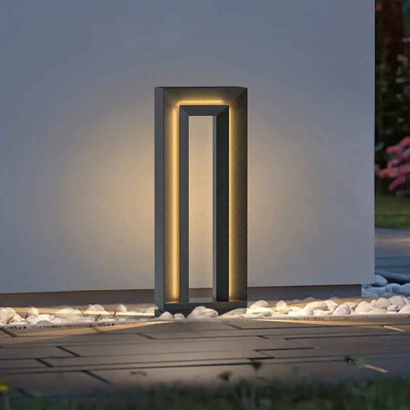 62cm tall solar courtyard lamp with geometric abstract design for outdoor garden lighting