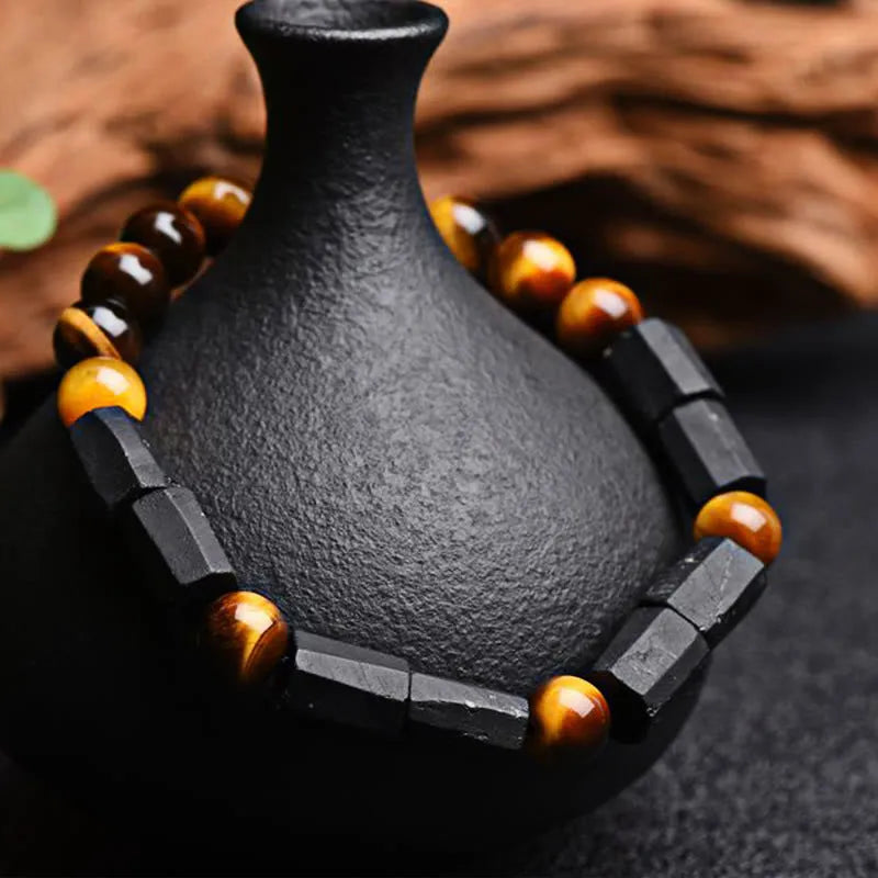Natural obsidian single ring bracelet with constellations modelling on 8mm beads in retro style.