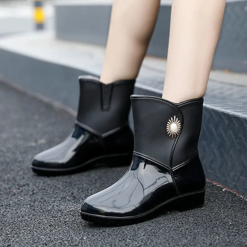 Women's fashion rain boots in purple colour with middle tube design and non-slip sole