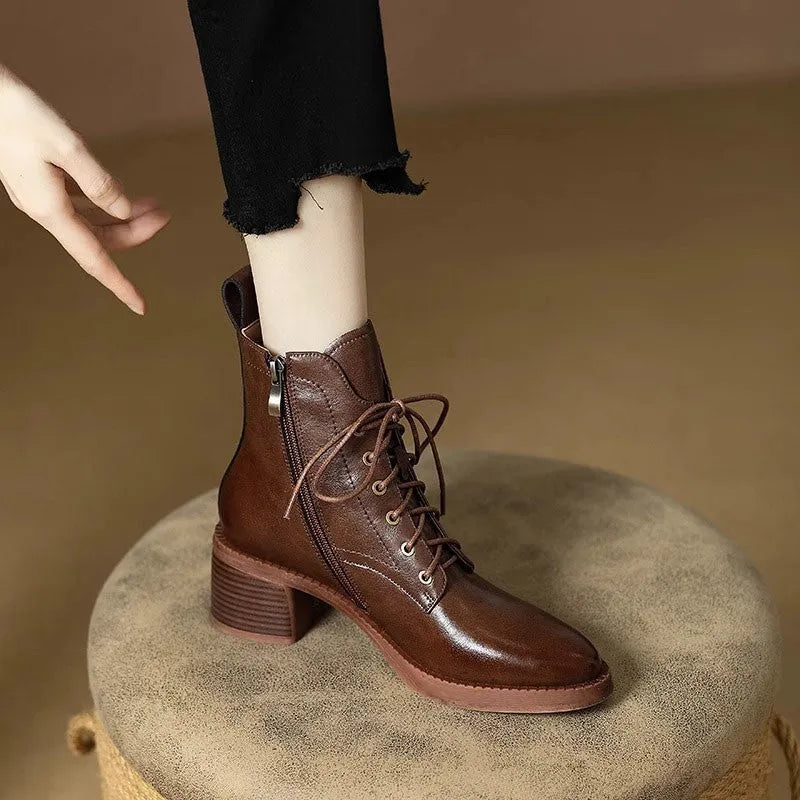 Women's black ankle boots with pointed toe and 13cm shaft