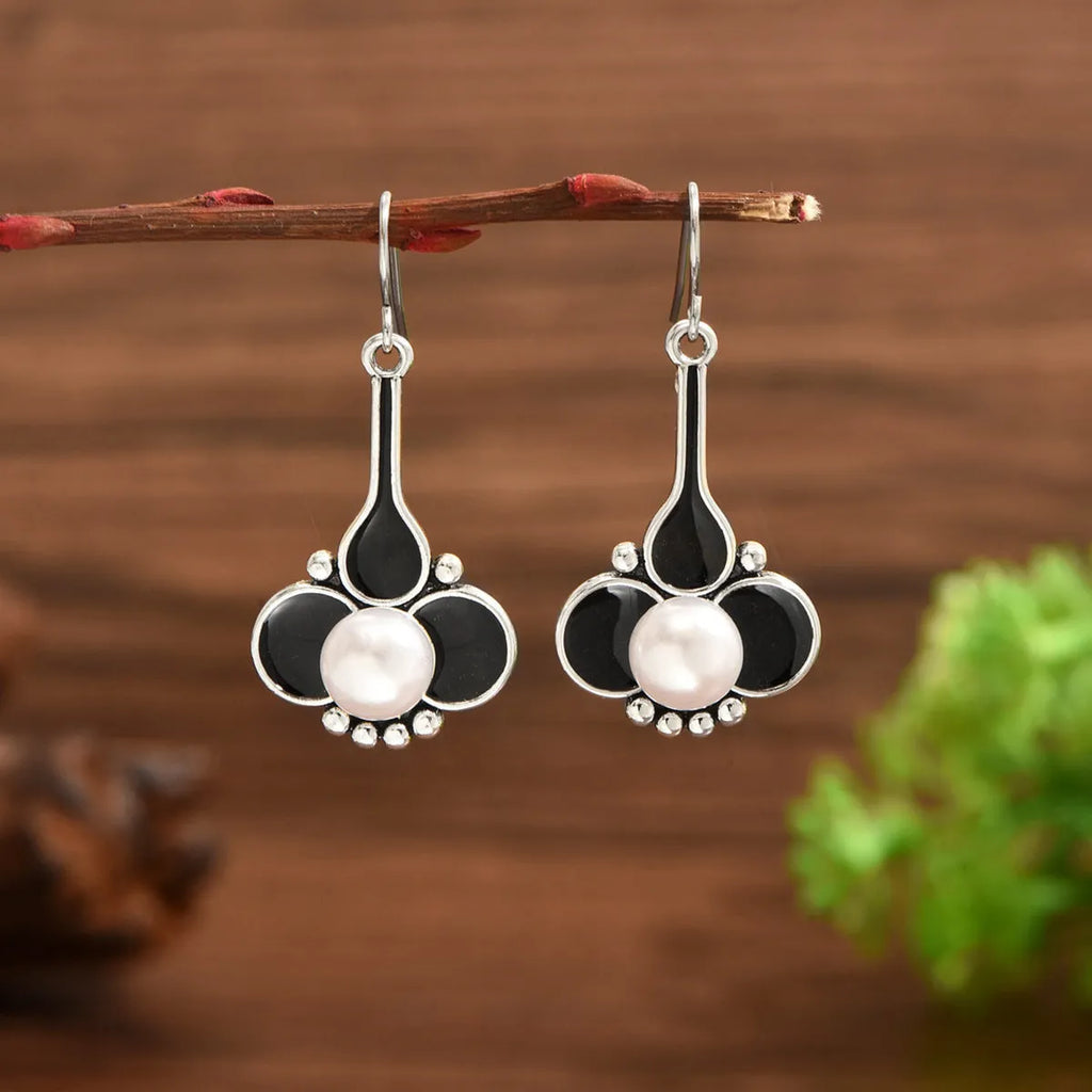 Silver-colour retro fashion drop earrings for women with electroplated alloy construction