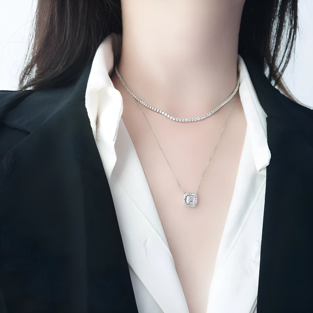 Women's sterling silver necklace with round elements and diamond treatment