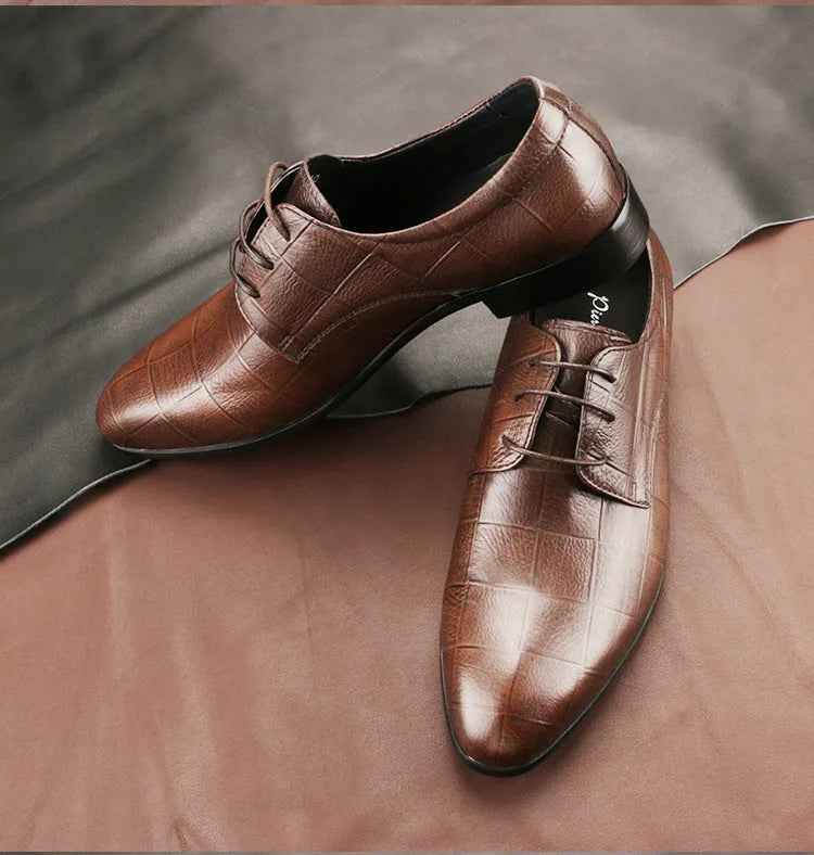 Men's black leather Derby shoes with checkered pattern and pointed toe