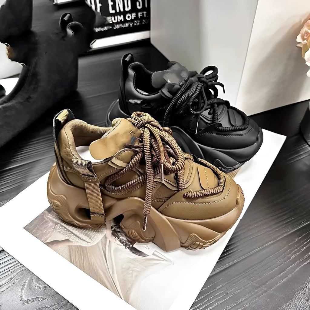 Women's height-increasing sneakers with wedge sole in synthetic leather and mesh lining