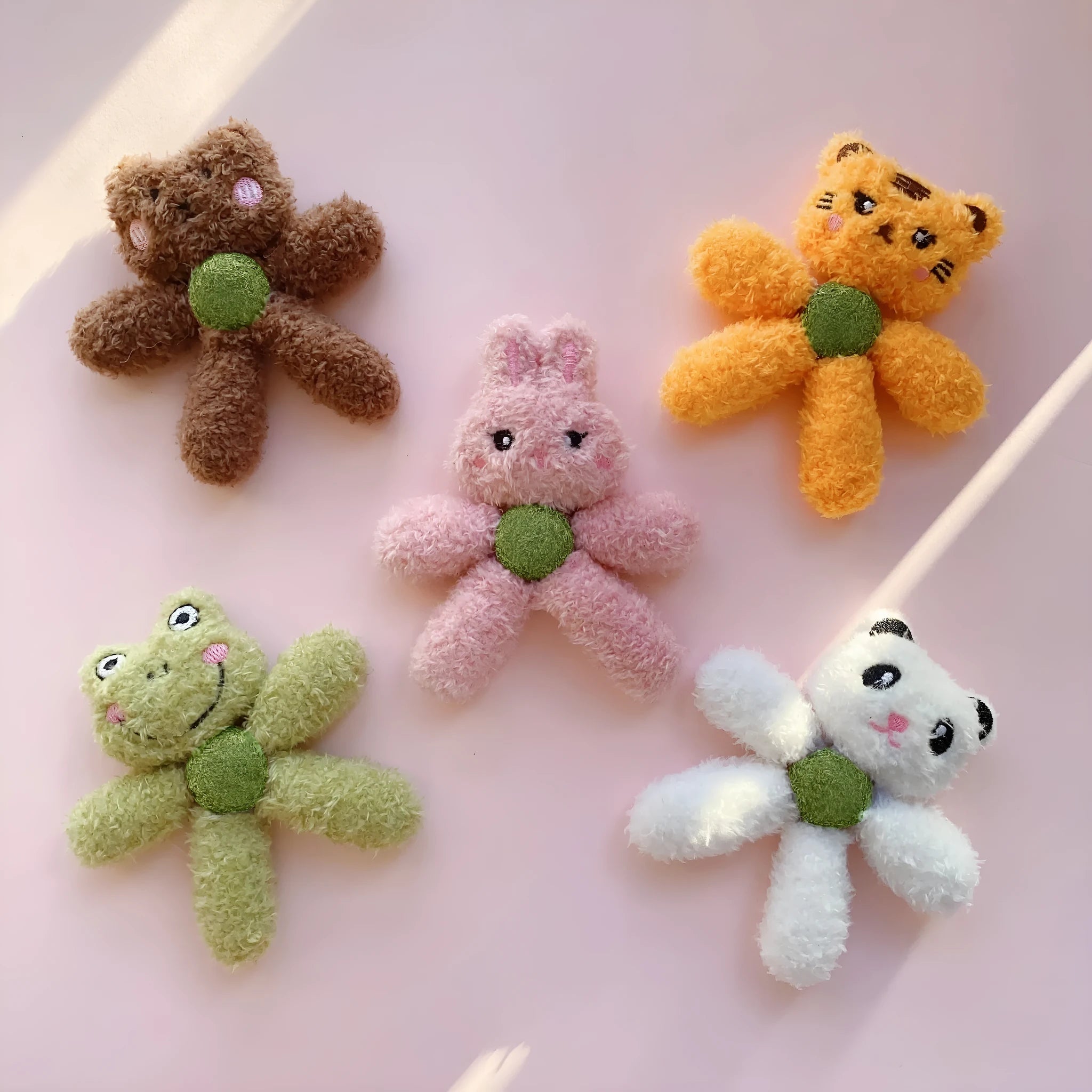 Edible catnip ball chewing toy in animal designs for indoor cat dental care