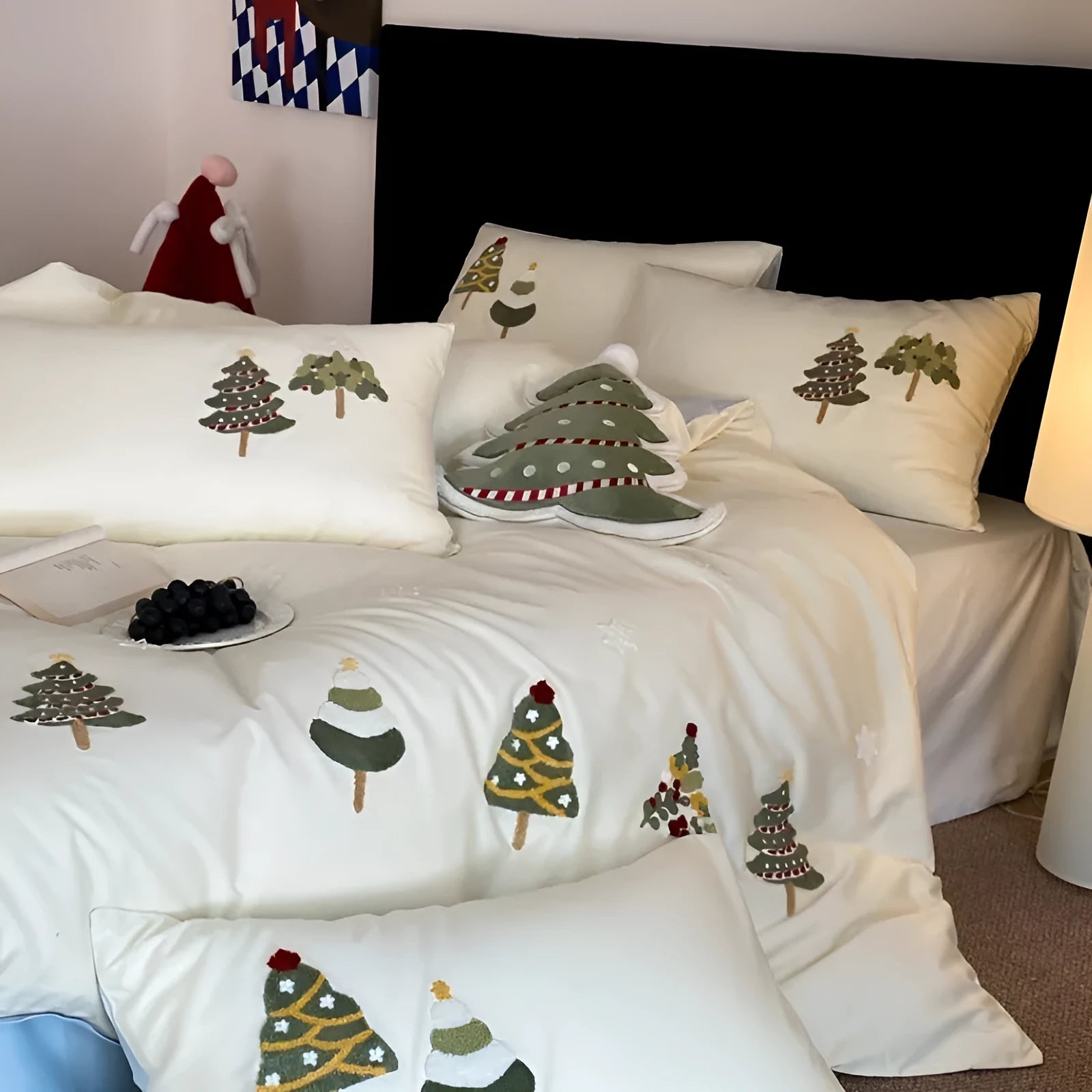 Pure cotton four-piece bedding set with embroidered Christmas tree pattern showing duvet cover, bed sheet and pillowcases