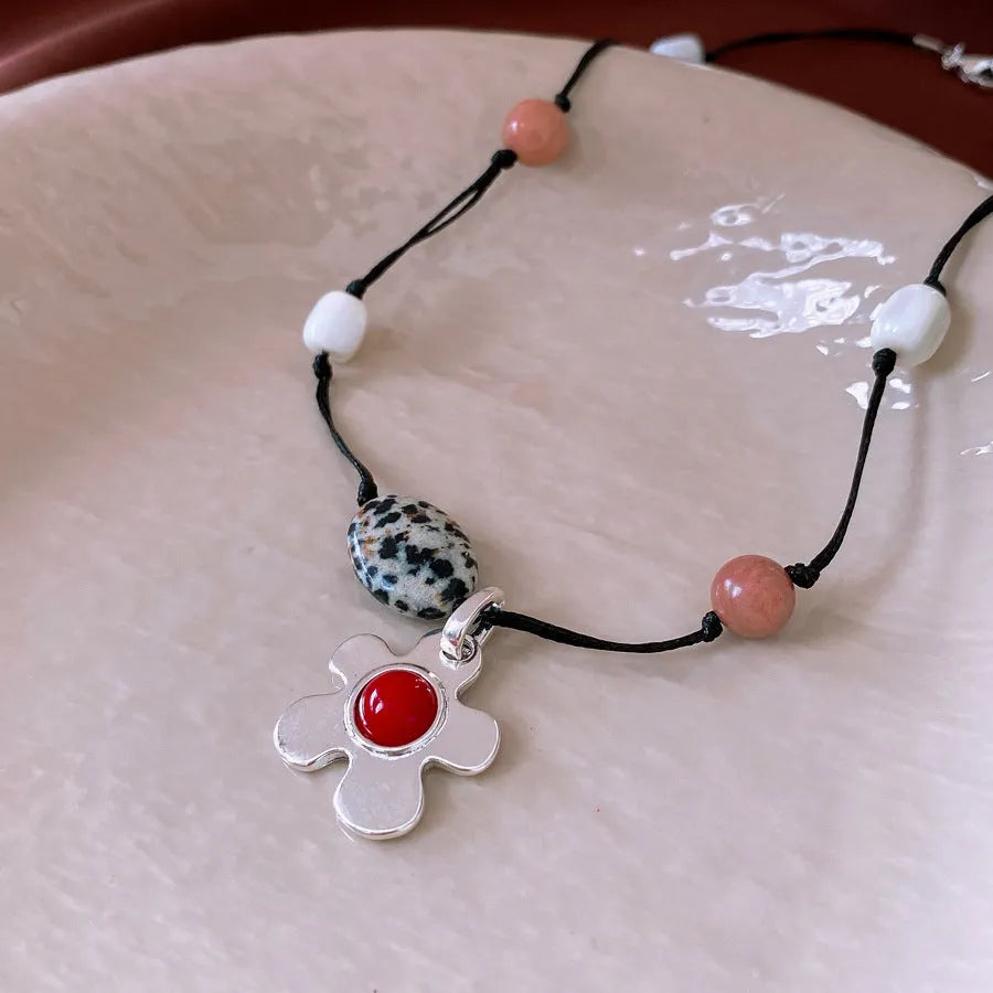 Stone shell beaded flower pendant necklace with adjustable chain in ethnic style