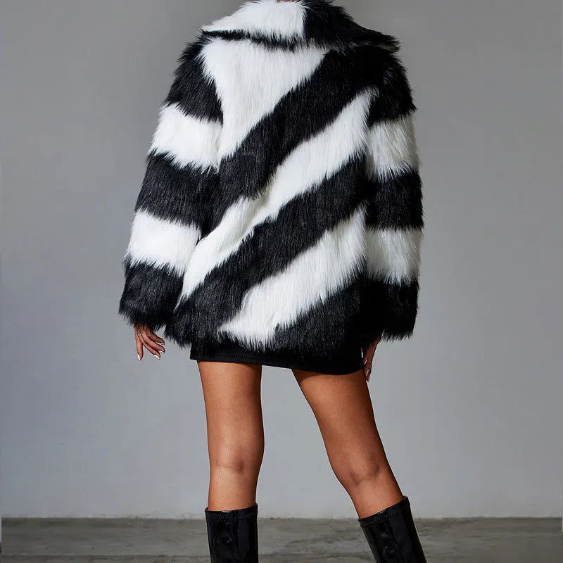 Women's faux fur coat with contrast lapels and fur collar in picture colour