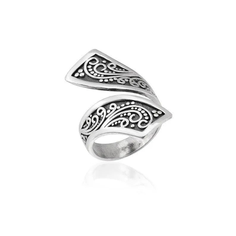 Adjustable silver women's ring with retro minimalist design on finger