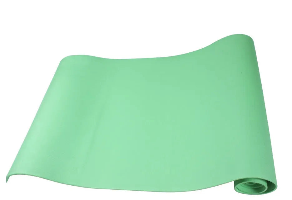 Red and blue EVA fitness yoga mats showing 4mm and 6mm thickness options on a wooden floor.