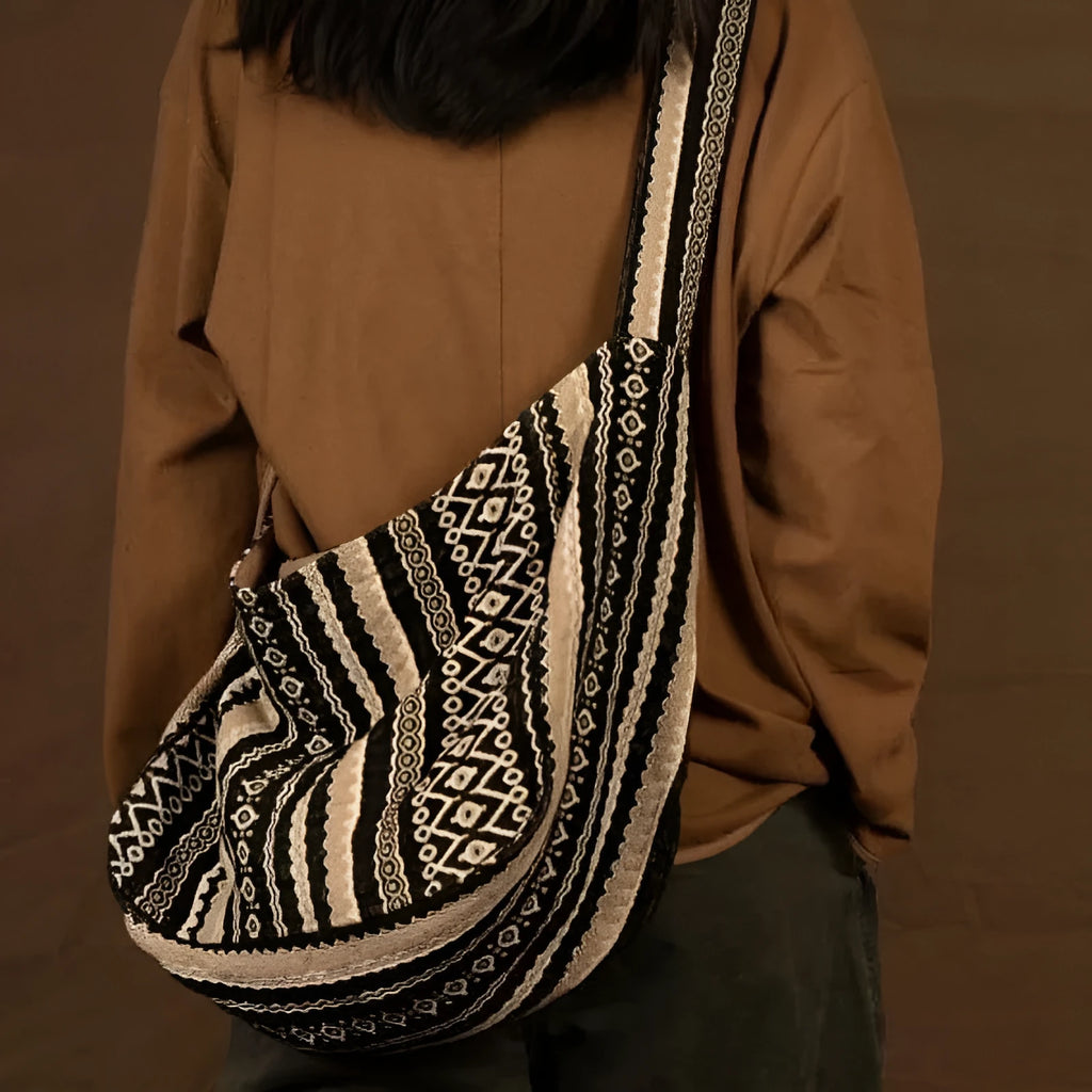 Corduroy vintage striped messenger bag with adjustable shoulder strap and zip closure