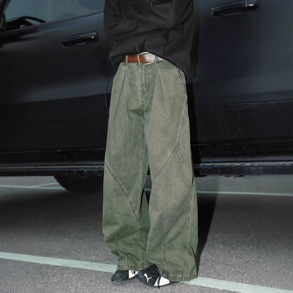 Men's straight-leg trousers with pleated front and striped pattern in cotton-polyester blend