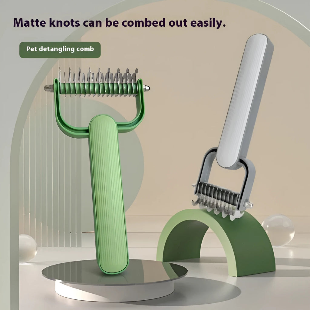 Green or grey dog unknotting comb with stainless steel teeth and PP plastic handle in large or small size