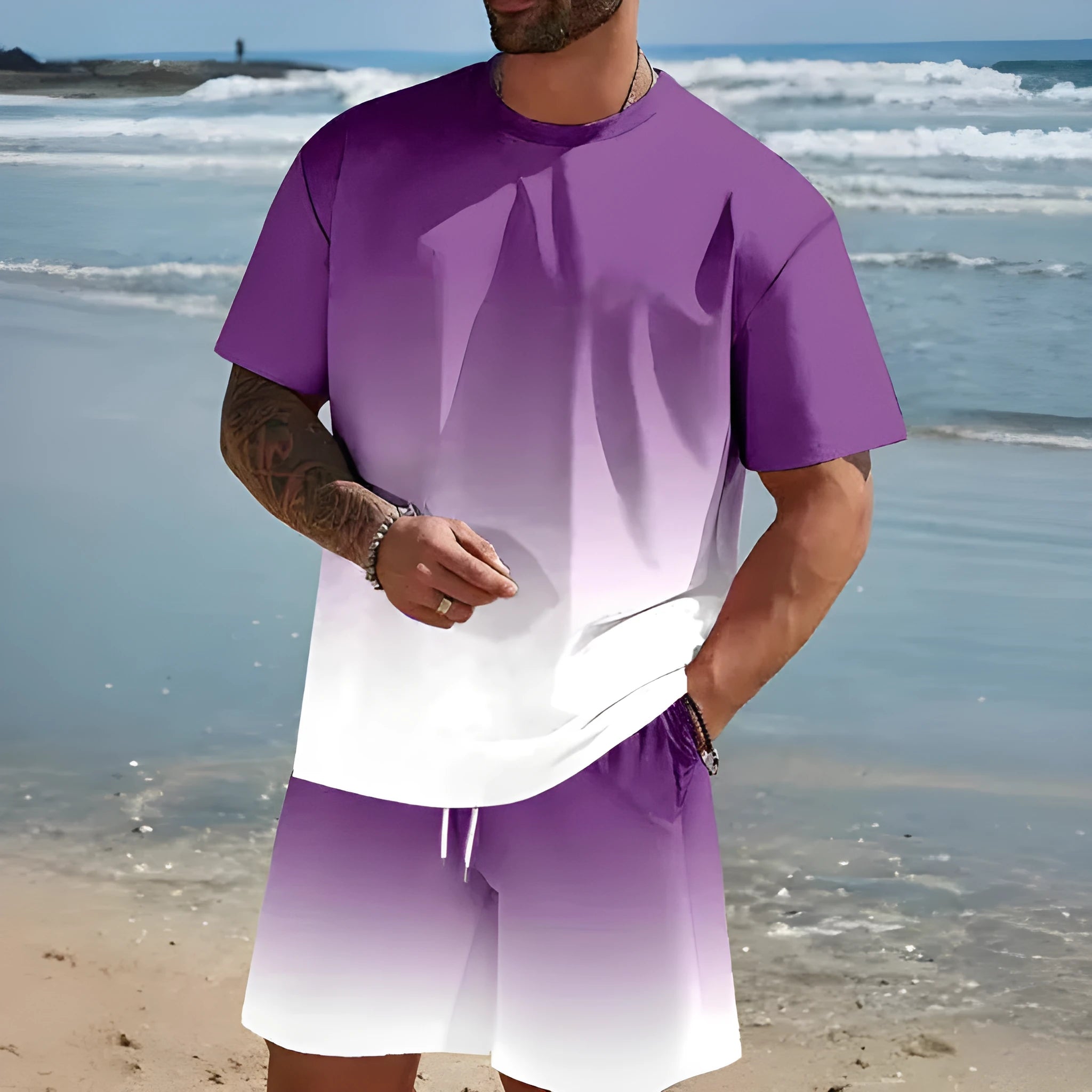 Men's loose-fit short-sleeved t-shirt and matching shorts set in summer leisurewear