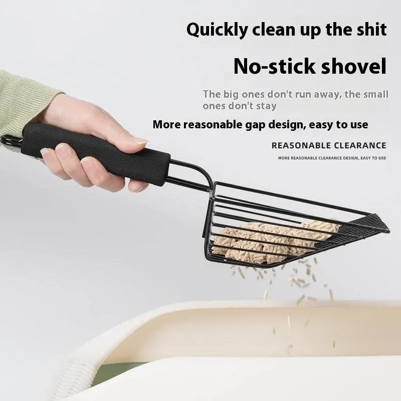 Black metal cat litter scoop with 0.8cm gap between tines for waste removal