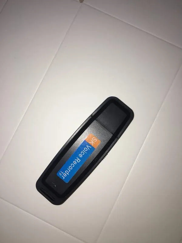 SK-001 black and white creative USB flash drive with plastic shell showing dimensions 70mm x 21mm x 9.4mm
