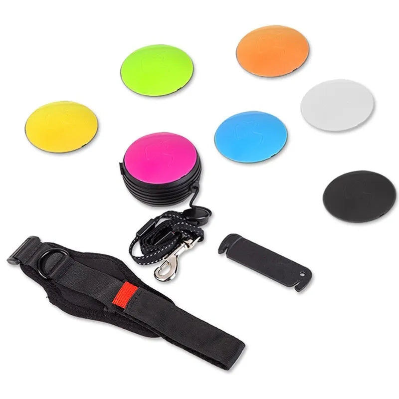 Automatic retractable pet leash extended to 3 metres with nylon rope and hands-free handle
