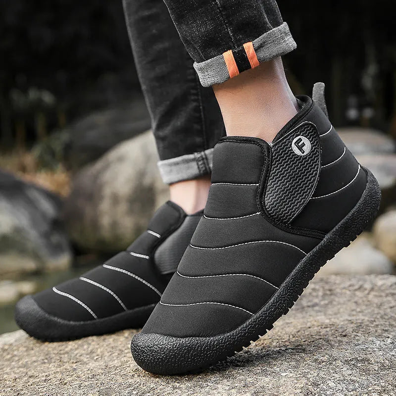 Men's waterproof snow boots in black, blue, green or yellow with a cotton upper and non-slip rubber sole