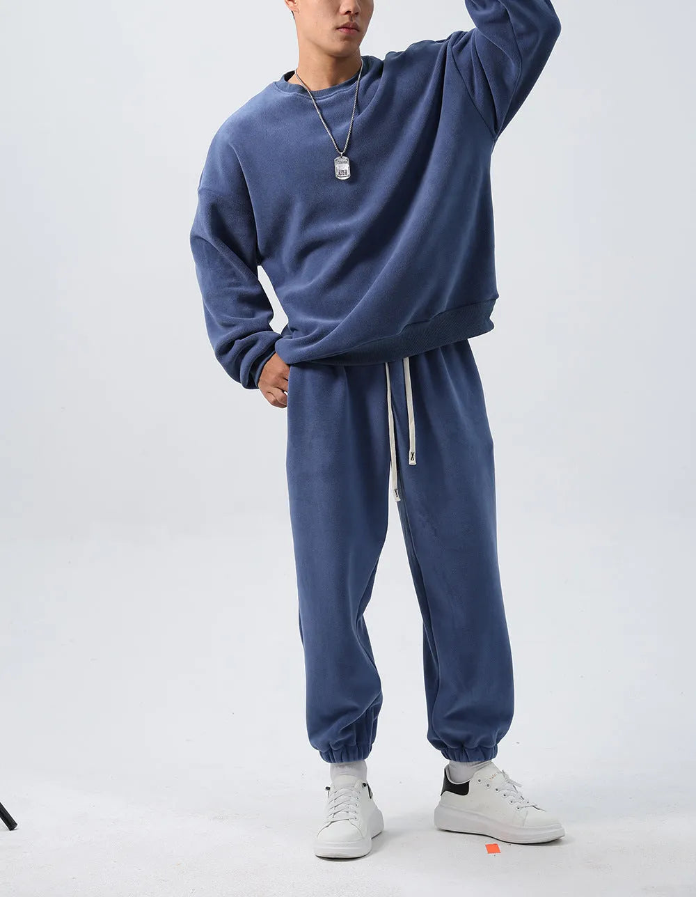 Men's loose polar fleece sports suit set with jacket and trousers in winter colours