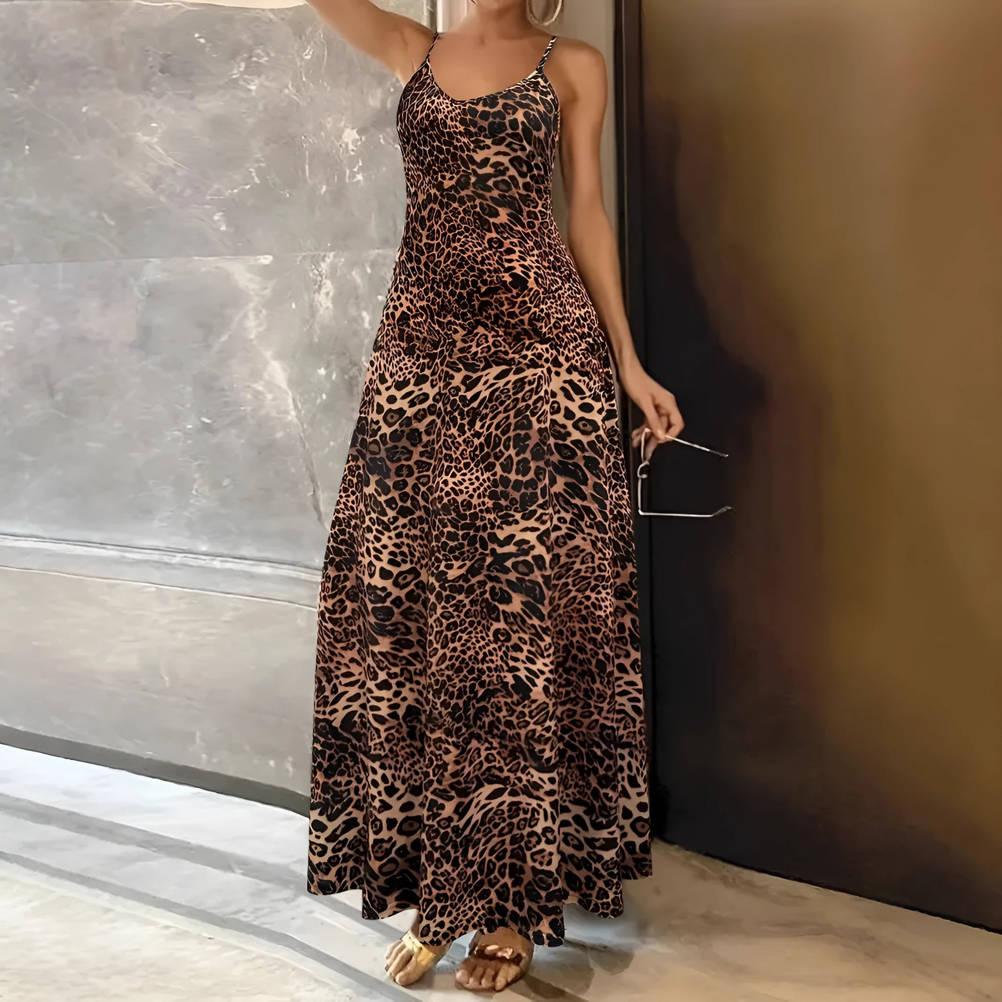 Dark brown leopard print sleeveless dress with milk silk fabric and hip skirt silhouette