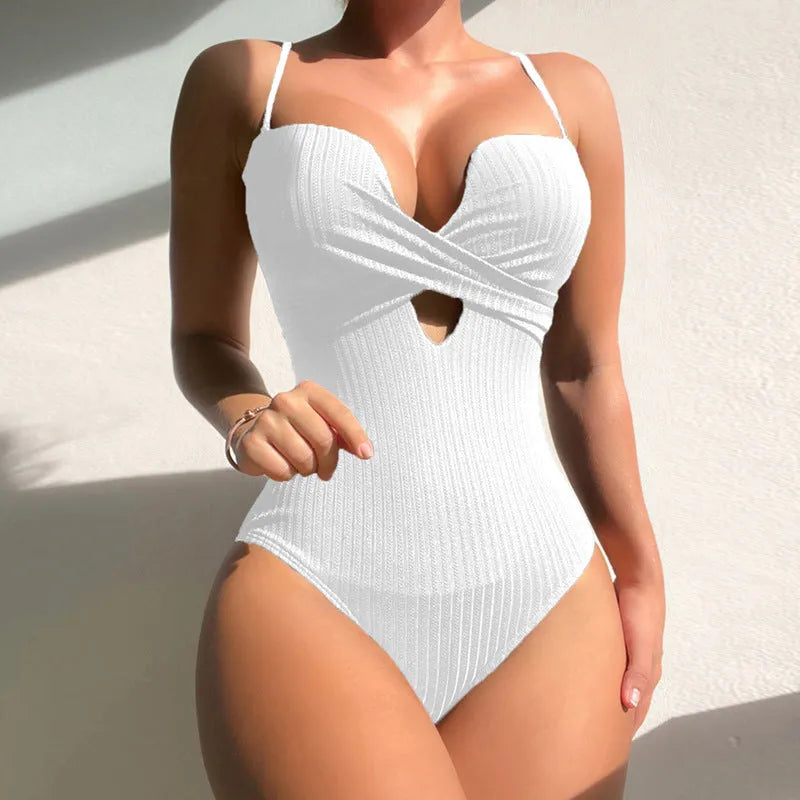 Women's solid colour one-piece swimsuit in slimming polyester design